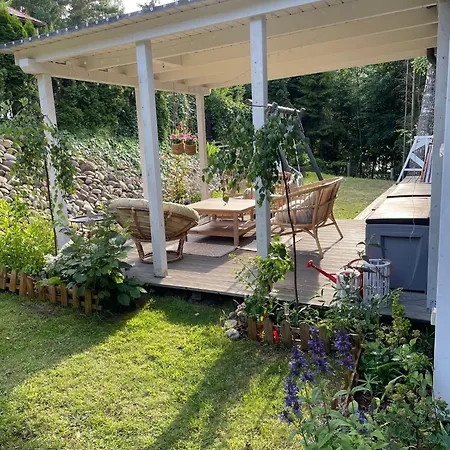 Modry Sznurki Caloroczny Ogrodzony Сasa de vacaciones Brodnica (Kartuzy)